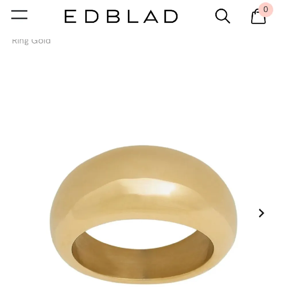Säljer denna ring från Edblad💓 har aldrig använts då jag använder silver smycken!!💓💓. Accessoarer.