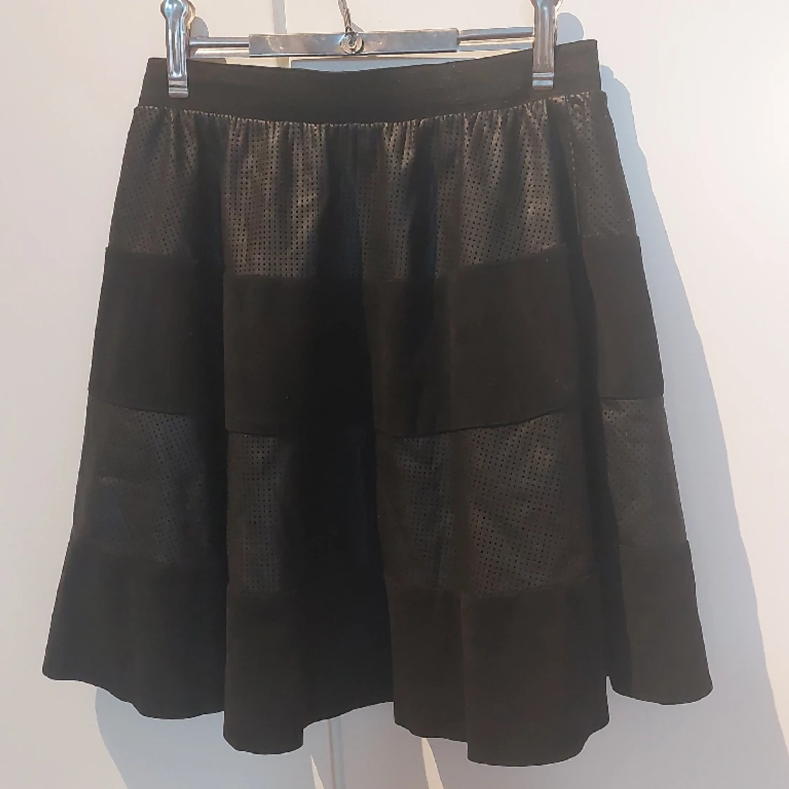 Svart kjol från only - 90