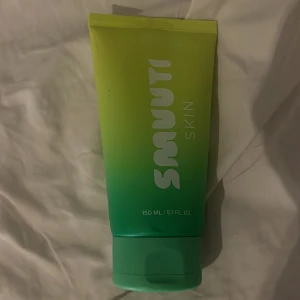 Smuuti -  Säljer denna smoothie clenser eftersom att jag har en annan clenser och denna har jag provat 2 gånger mer än hälften kvar så ungefär 90%