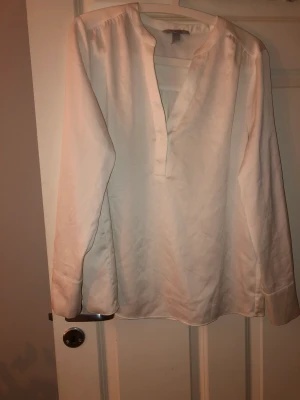 Blus H&M - Fin blus från H&M som är bara använd 1 gång 