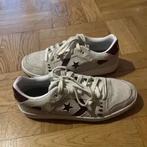 Nya Converse skor som jag aldrig använt i storlek 40