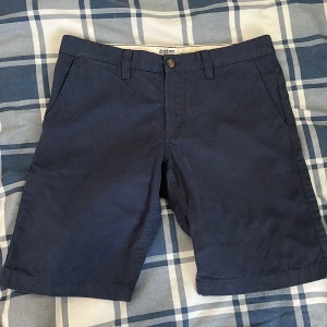 Dobber shorts - Säljer mina dobber shorts. Mycket sköna och bekväma shorts. Shortsen är i storlek W30