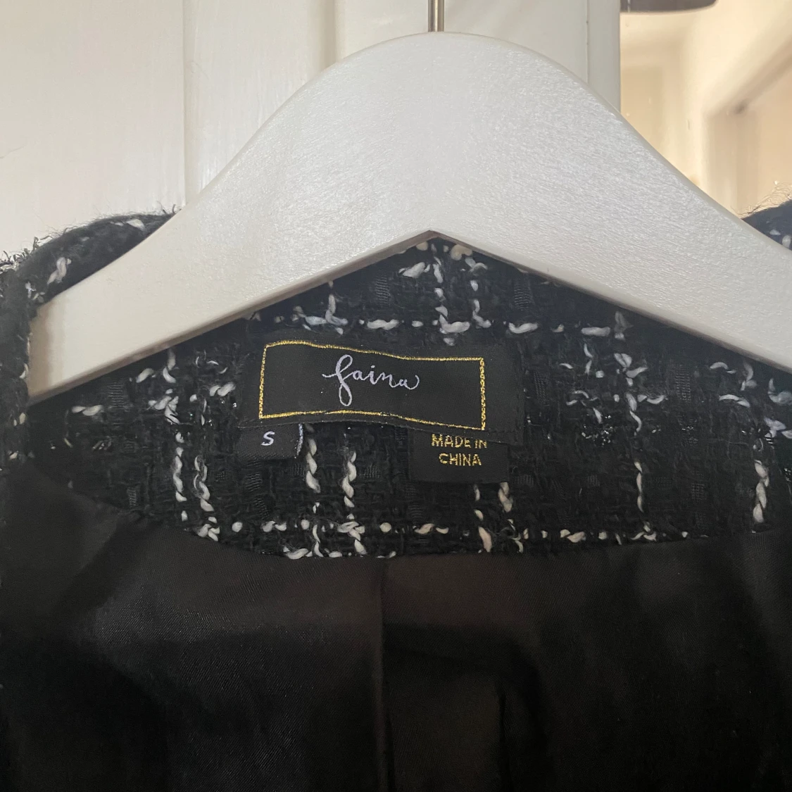 Svart/vit jacka  - 91