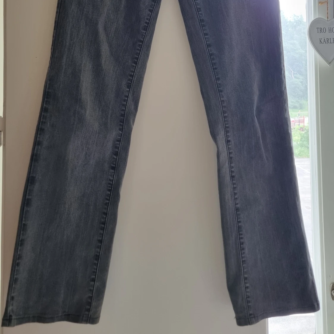 Gråa lågmidjade jeans  - 91