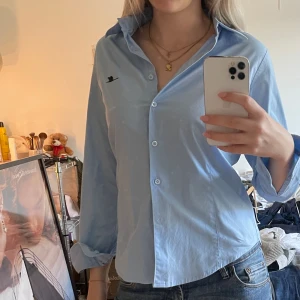 Blå skjorta - Söt skjorta som är enkel till vardags eller finare 💞💞💖