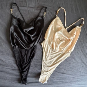 2 st bodys säljs tillsammans - 2 st bodys i storlek XS/S säljs tillsammans för 100kr. Fint skick, likadana. Den ena är beige och den andra svart, från boohoo. 