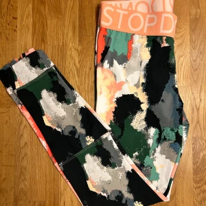 Träning leggings  - Träning leggings från cubus storlek M i perfekt skick 