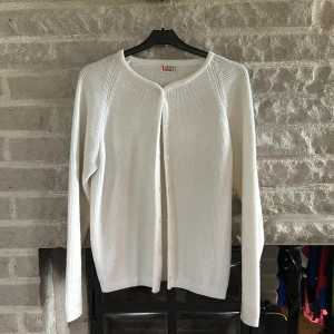 Finkofta  - Jättefin tjockare kofta. Mycket fint skick.