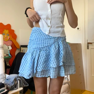 Volangkjol - Blå randig Volangkjol från hm 