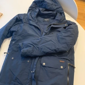 Peak performance jacka stl S - Peak performance jacka stl S för kille i jätte fint skick 