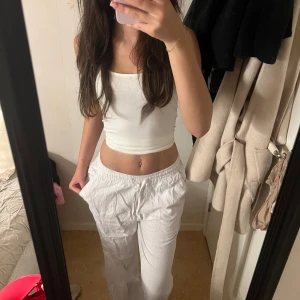 Lågmidjade Linnebyxor  - Lager 157 populära linnebyxor  Oanvända med prislapp kvar  Storlek xs passar s oxå 