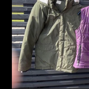 Grön Ridjacka  -   Grön höst /vinter jacka stl 158/164   Ej använd 