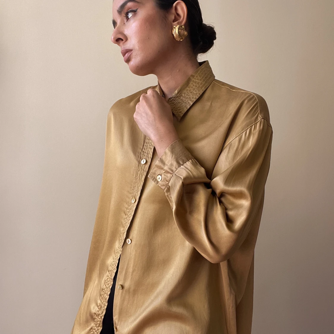 Vintage Button Down Shirt With Stitched Trim Detail - 90