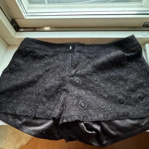 Mönster shorts - Dessa är köpta på sellpy och aldrig använda då dem är för små. Toppen kvalitet och passar perfekt till sommaren.