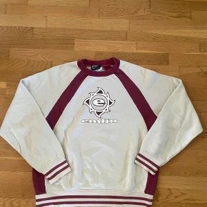 Sweatshirt  - Tröja i mycket fint skick.