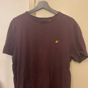 Lylescott tshirt  - Super fin färg till sommaren