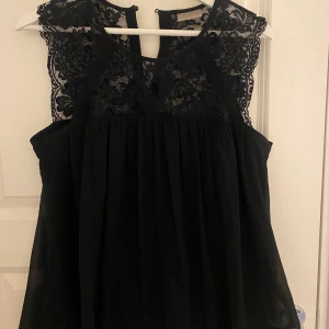 Topp - Väldigt fin blus från VILA (Vero Moda) 