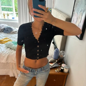 Topp sandro  - Så så så fin topp från Sandro som jag ej använder tillräckligt mycket :( men i superfint skick!!