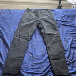 Kostym byxor  - Sitter fint på kroppen 