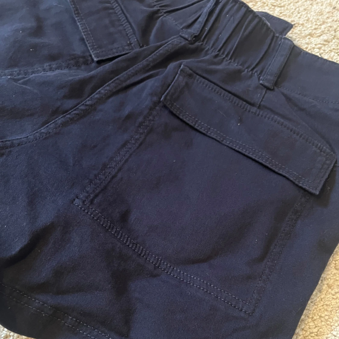 Marin blå shorts med fickor  - 91