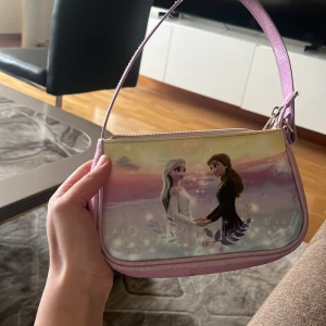 Armväska för barn snygg pink frozen - Snygg armväska, glitter frozen väskan 