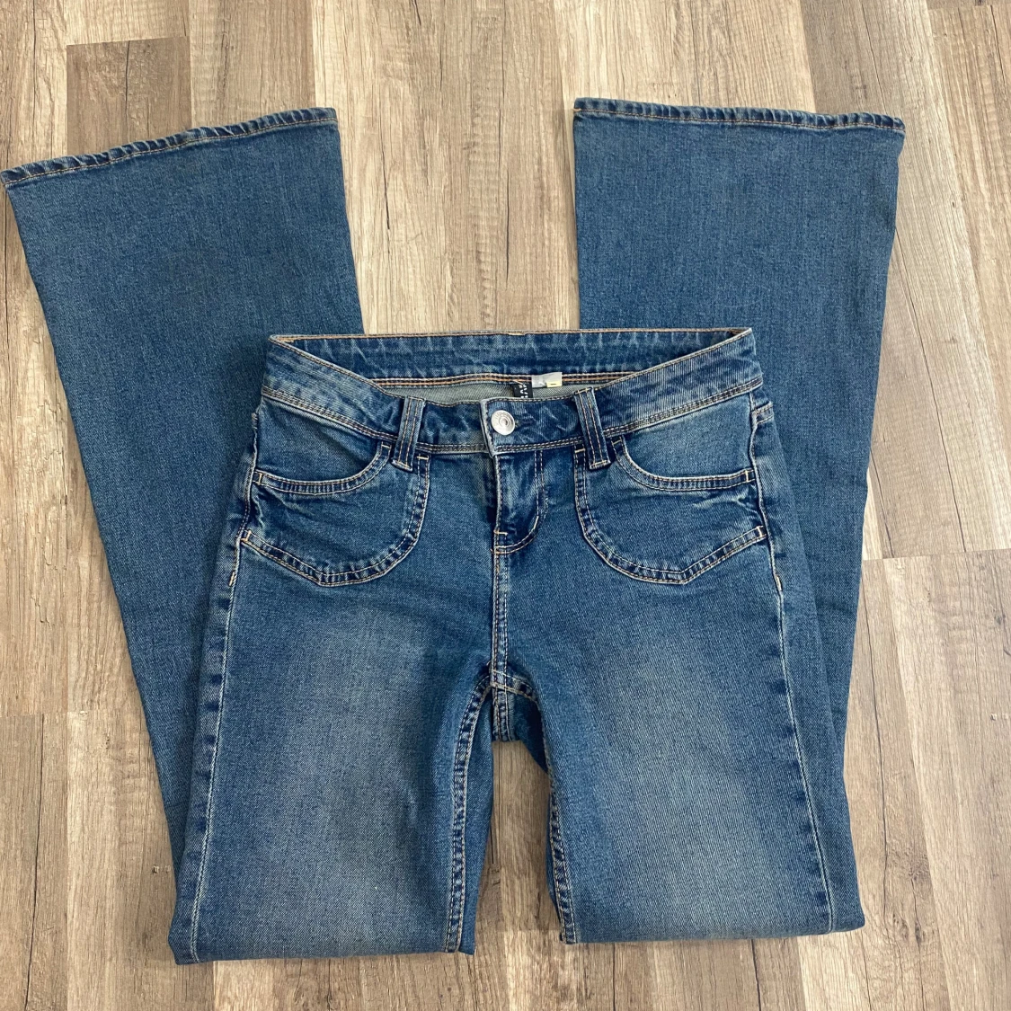Low waist bootcut jeans