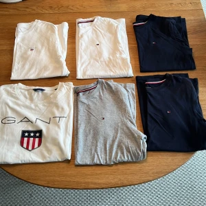 T-shirts Hilfiger Gant - 6 t-shirts i bra skick. Inga fläckar.  240kr för alla. 