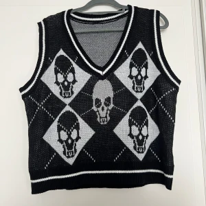 Stickad väst - Aldrig använd