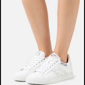 Zadig skor - Säljer dessa as snygga Zadig skor då dom tyvärr inte är min stil längre. Använda ett fåtal gånger! Skriv vid fler funderingar. 😇 