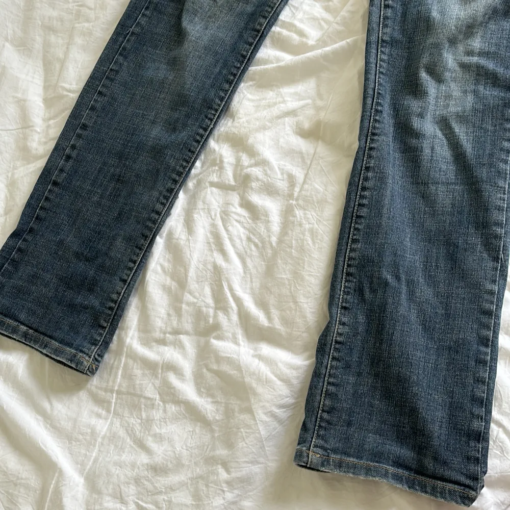 Ungefär som stor M/liten L Är 164 å den är lagom lång i benen (Säljer för dom e för stora) pris går att diskutera💞. Jeans & Byxor.