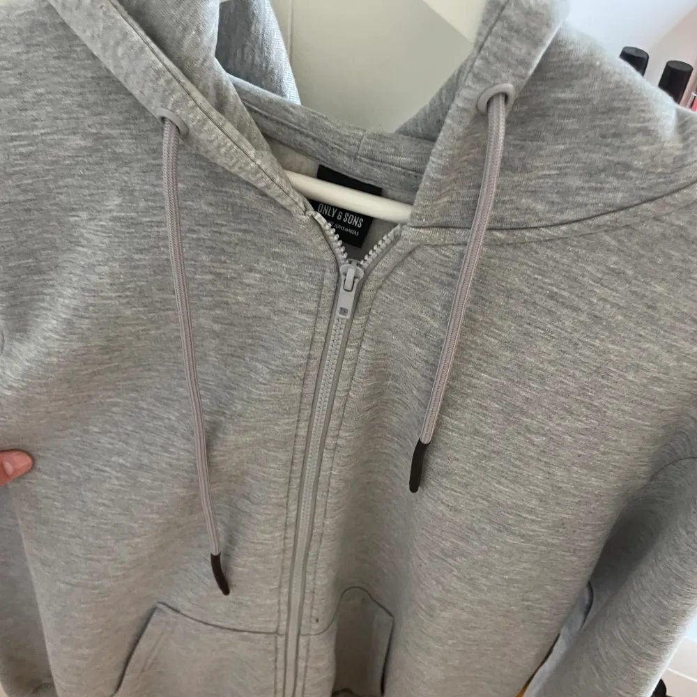 Snygg går hoodie till kanonpris. Hoodies.