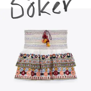 Jag söker denna kjol från zara så kontakta mig om du säljer den!💘
