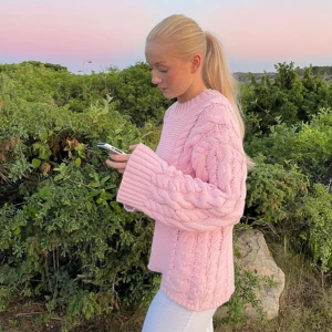 Stickad tröja - Stickad Matilda Djerf vibe tröja från Gina tricot, använd 2 gånger