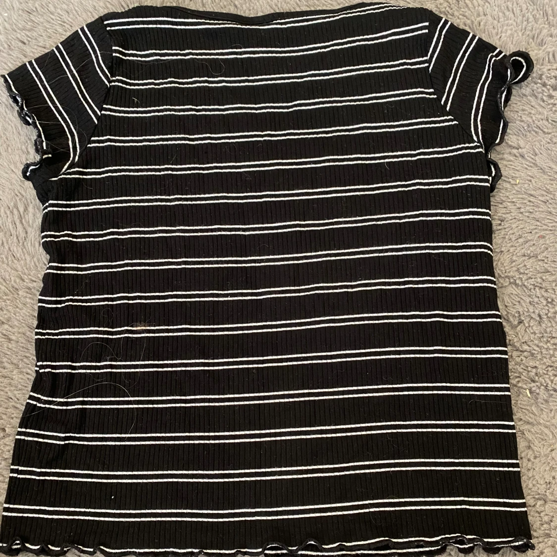 Svart vid randig tröja - 90