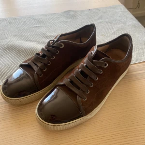 Lanvin - Lanvin säljes i använt men bra skick.