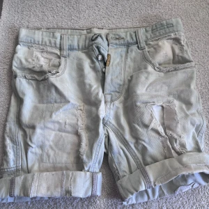 Adrian Hammond shorts - Säljer ett av mina favorit shorts då de blivit för små! 