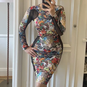 Klänning - Otroligt cool och unik klänning. Köpt i Camden London från Punkyfish. Meshdetaljer som framhäver kurvorna! Storlek XS men passar också S. 🫶