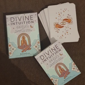 Orakelkort DivineIntuition - Orakelkort i nyskick 36kort med tillhörande guidebok. 170kr eller byte mot en annan oracledeck
