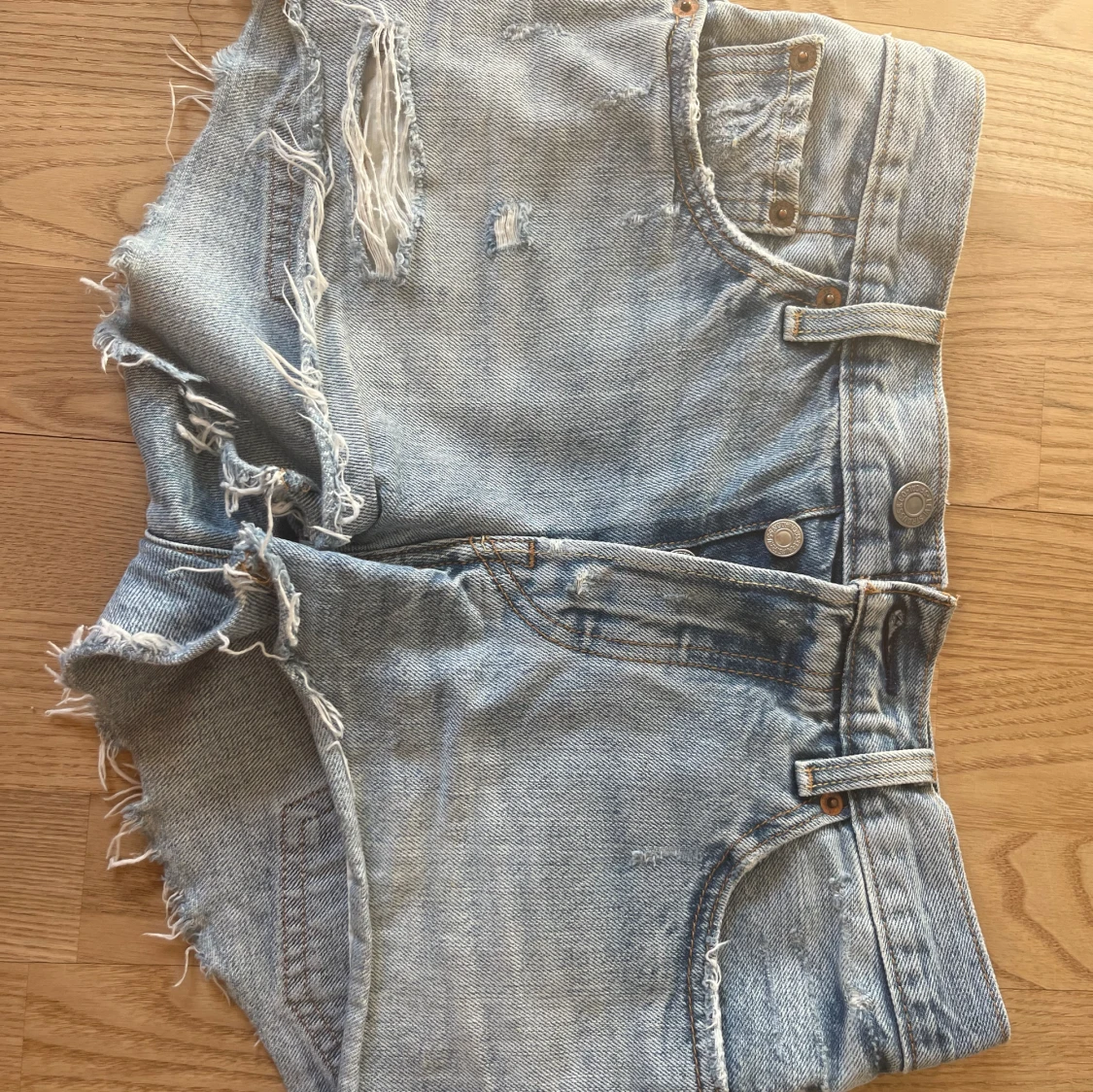 Levis shorts!  - 90