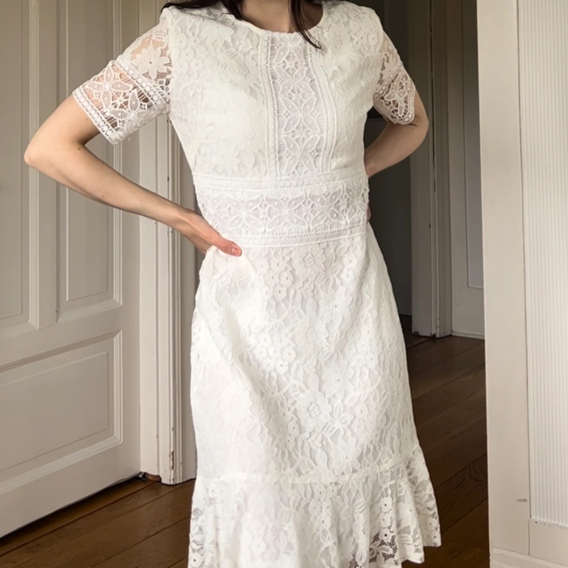 Vit spetsklänning 