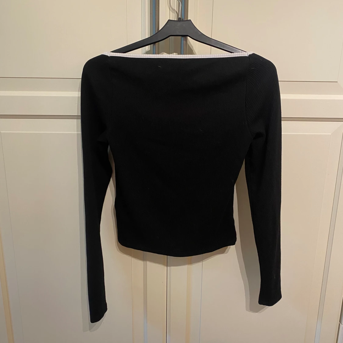 Svart långärmad  - 91