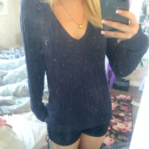 Gant stickad tröja - Gant tröja i färgen marinblå i storlek xs/s