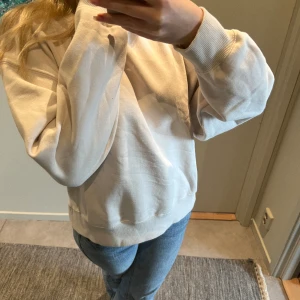 Sweatshirt  - Mysig tröja💞💞använder ej
