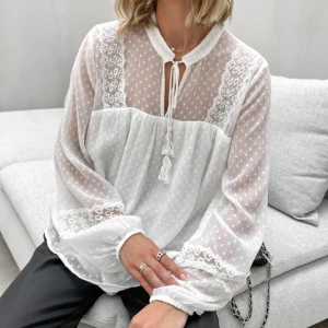 Only  -  Supergullig blus  från only. Inte te riktigt min smak aldrig använd prislapp kvar  Storlek S 200kr  