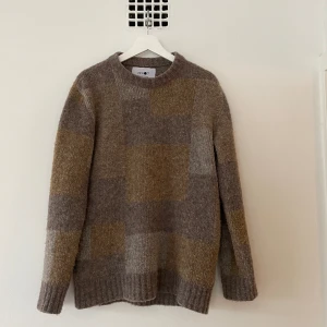 NN07 knitwear  - Sjukt snygg stickad tröja från NN07 i näst intill nyskick använd fåtal gånger inte tvättad bara luftad! Size M