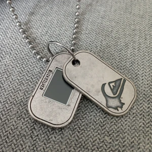 Quicksilver digital klocka. - En digital klocka från Quicksilver. Behöver nytt batteri.