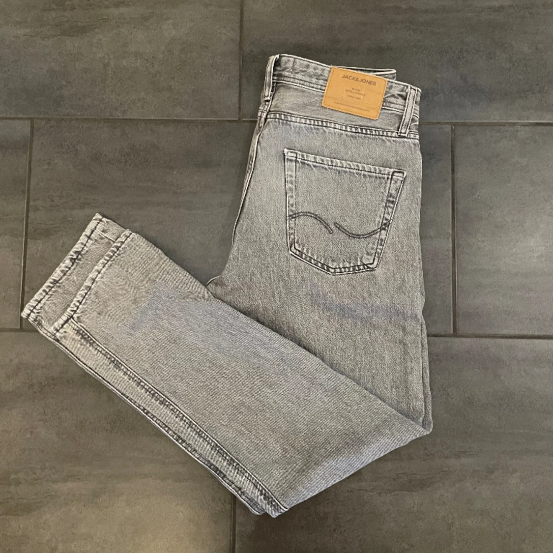 Gråa Jeans