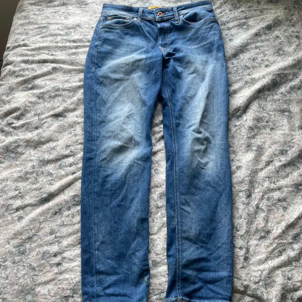 Strlk 31 30  Knappt använda Jack and Jones jeans. Jeans & Byxor.
