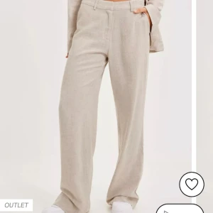 Linnebyxor - Jättefina oanvända linnebyxor från Nelly. Har aldrig använt eftersom de inte passar mig och lapparna är kvar. 🤍