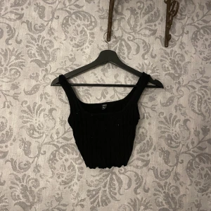 Tröja - Frakten är 18 för denna och den kan fraktas snabbt